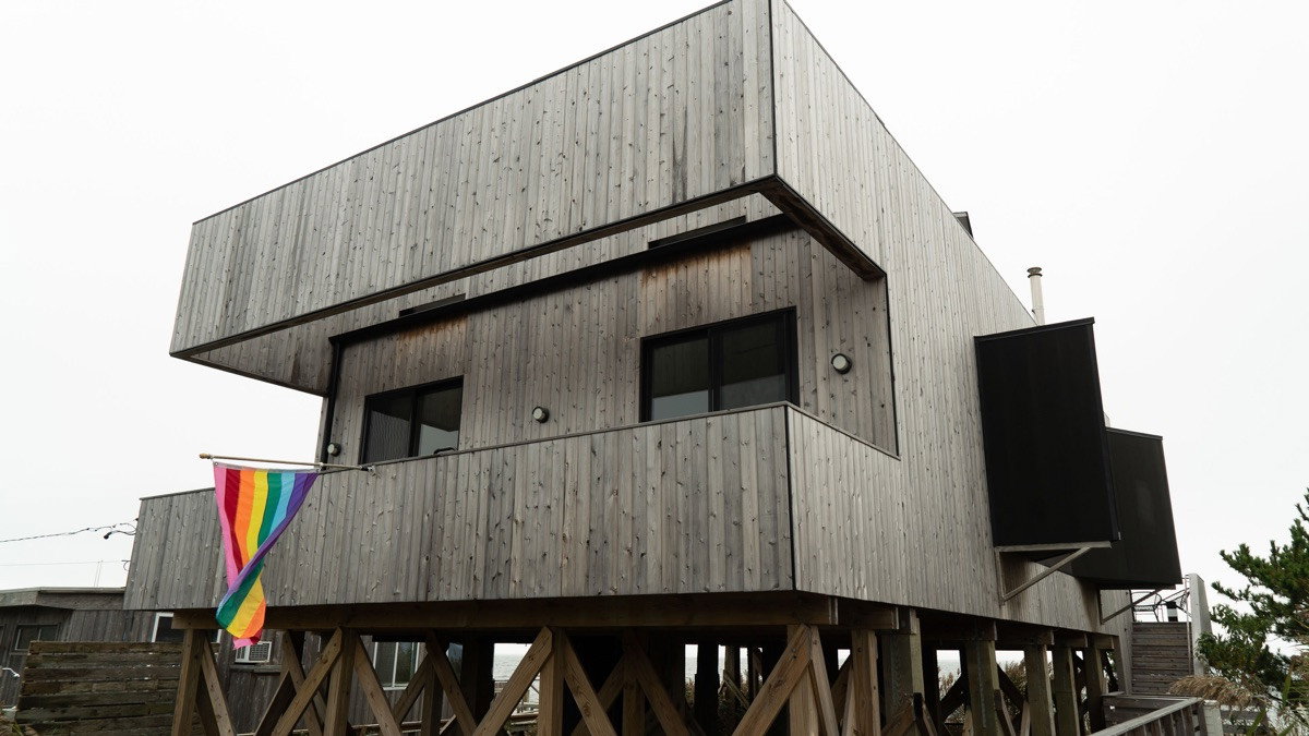 Beach Cottage Chronicles S04E07 backdrop