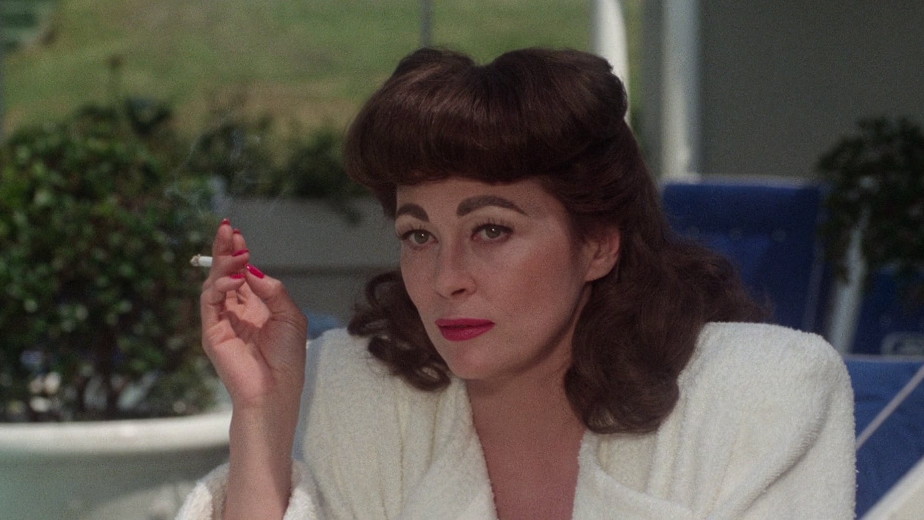 Mommie Dearest (1981)