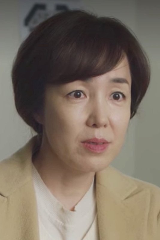 et billede af Lee Jeong-in