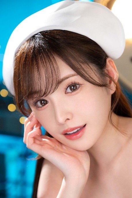 新ありな(Arata Arina,新有菜)