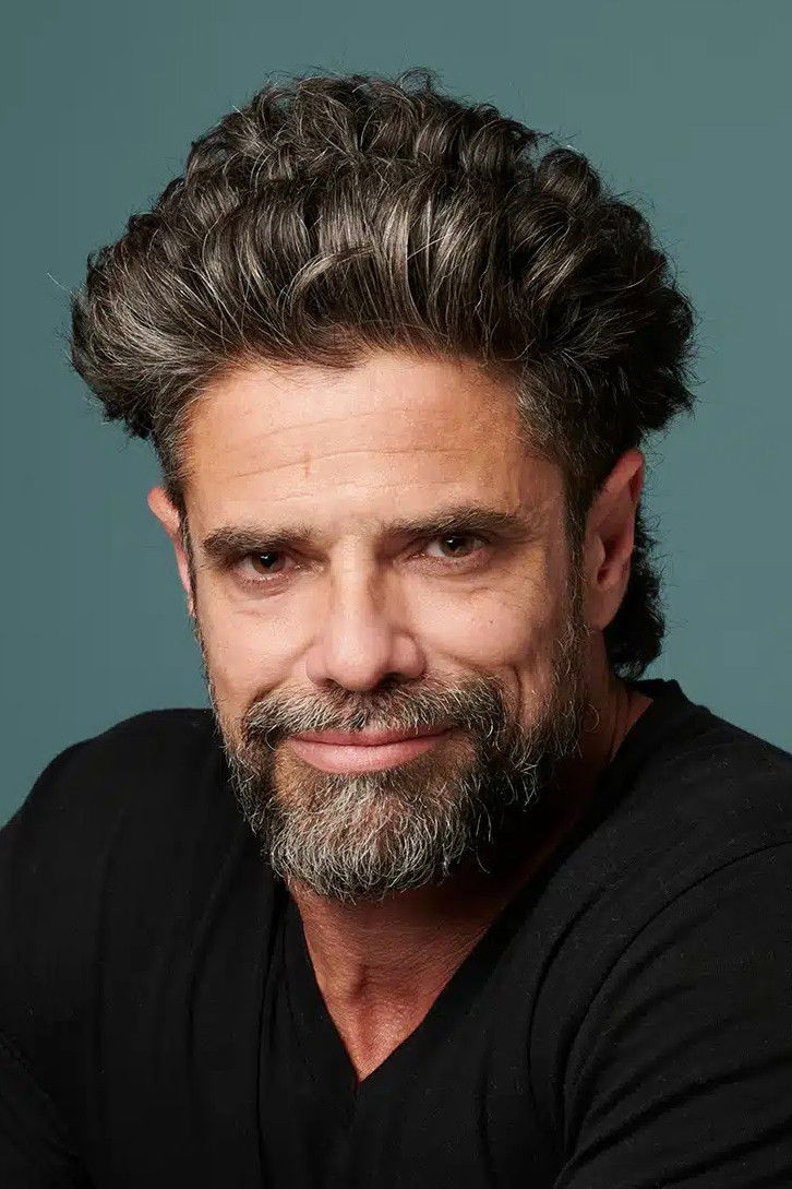 et billede af Luciano Castro