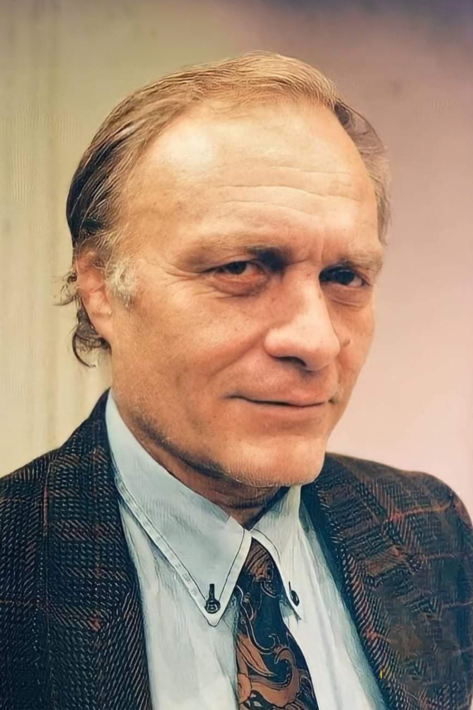 et billede af İstemi Betil