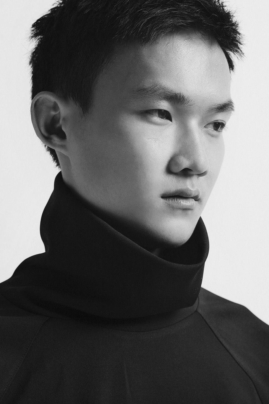 Hoàng Hà as Son