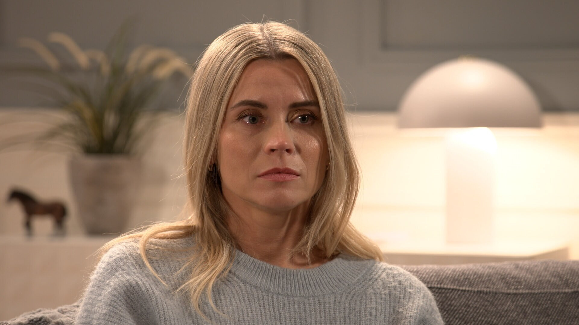 Secret Lives Season 28 :Episode 60  Episode 4850