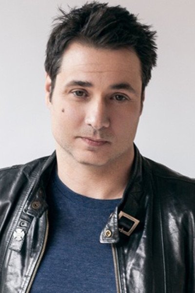et billede af Adam Ferrara