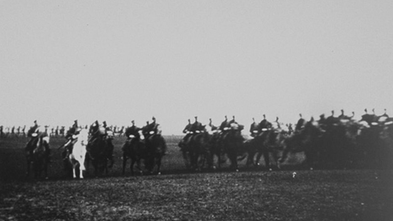 Revue de Krasnoïe Selo : charge des hussards de l’impératrice