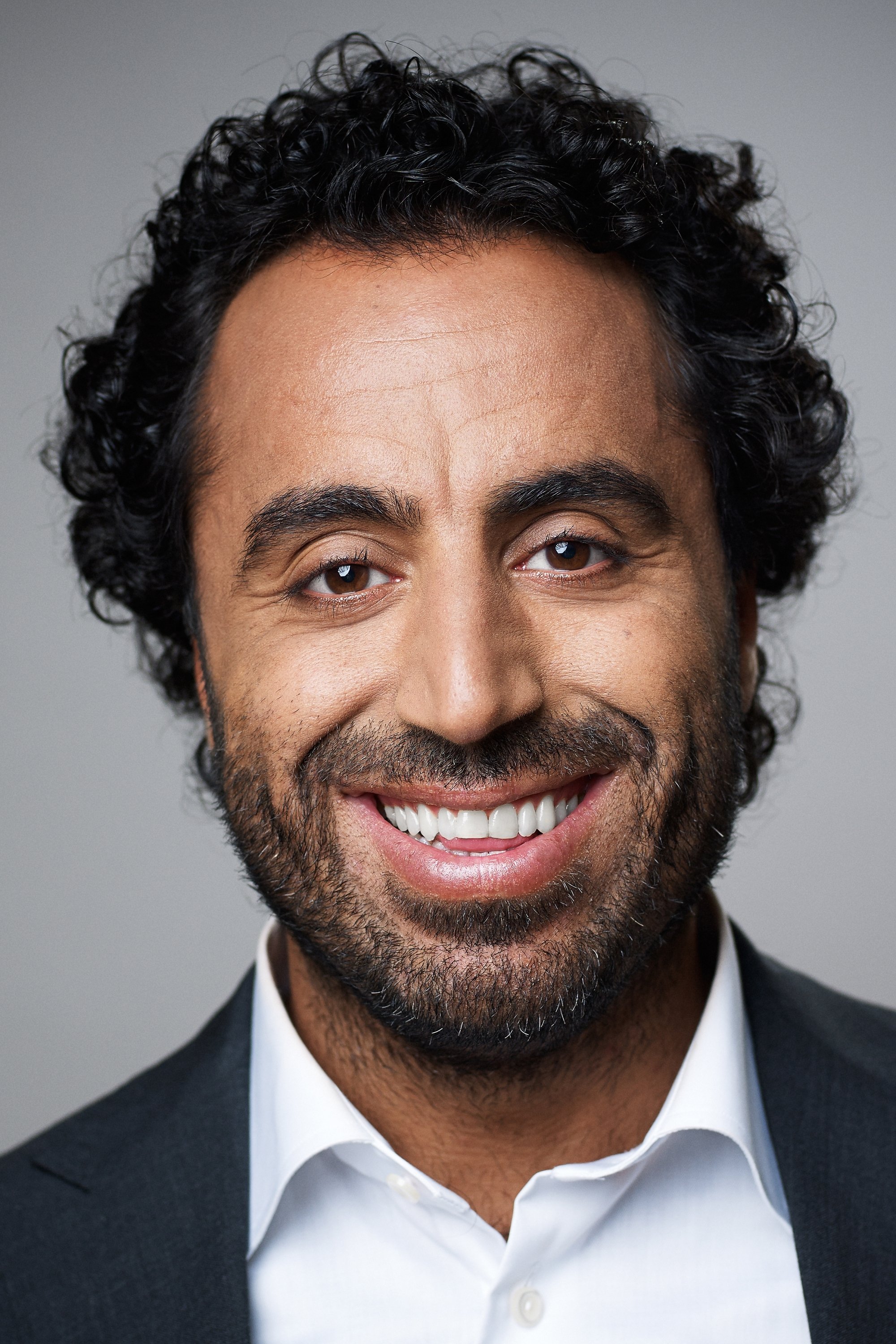 et billede af Özz Nûjen