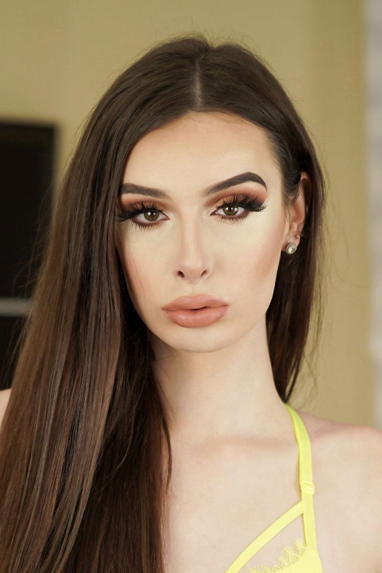 et billede af Ivory Mayhem