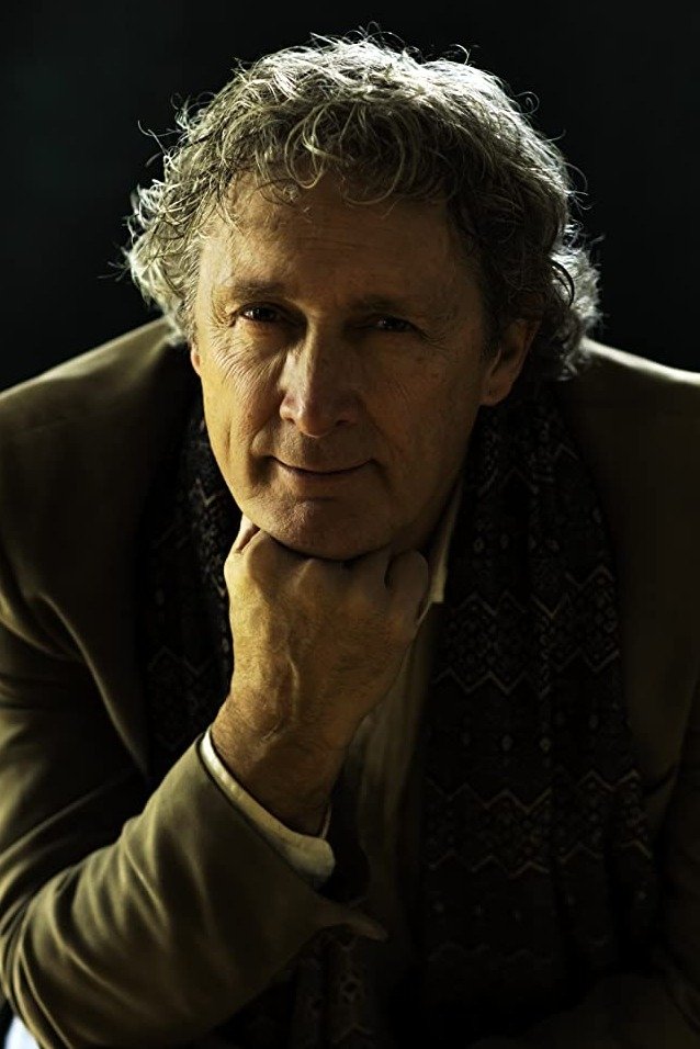 et billede af Robert D. Morais