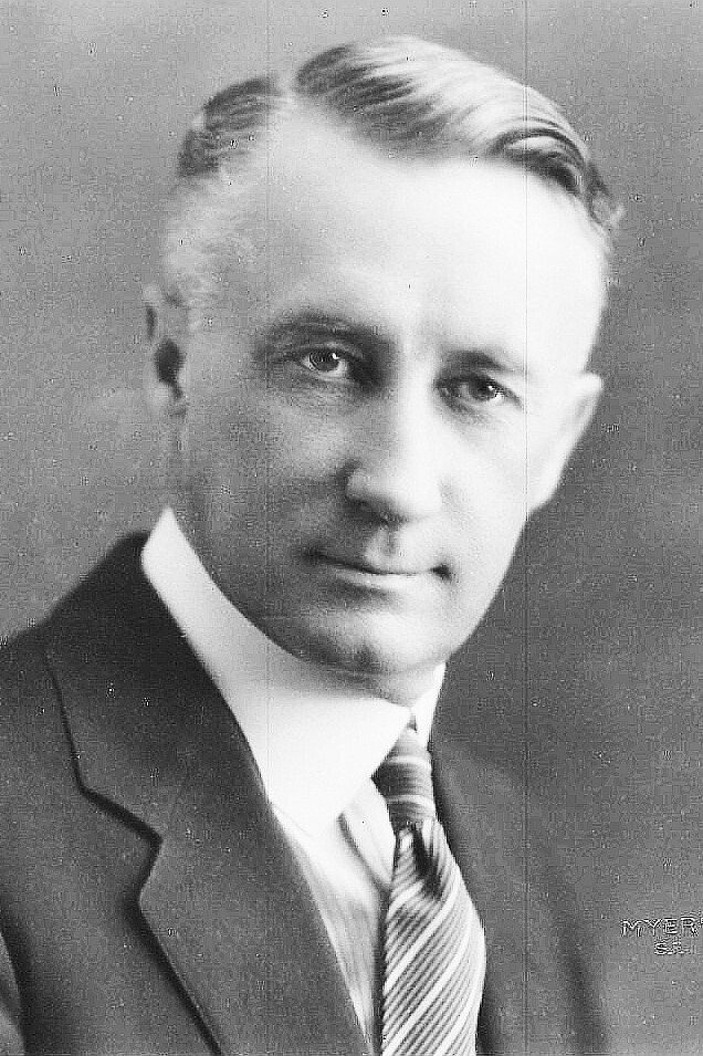 et billede af Mitchell Ingraham