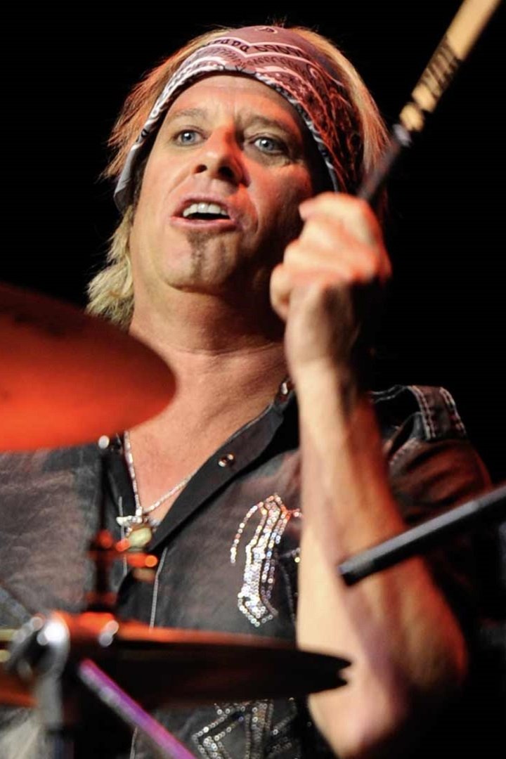 Bobby Blotzer's picture in the cast