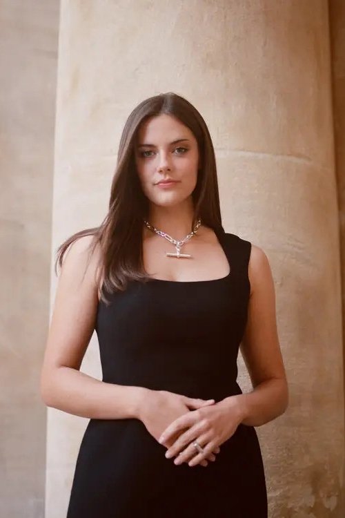 et billede af Meg Bellamy