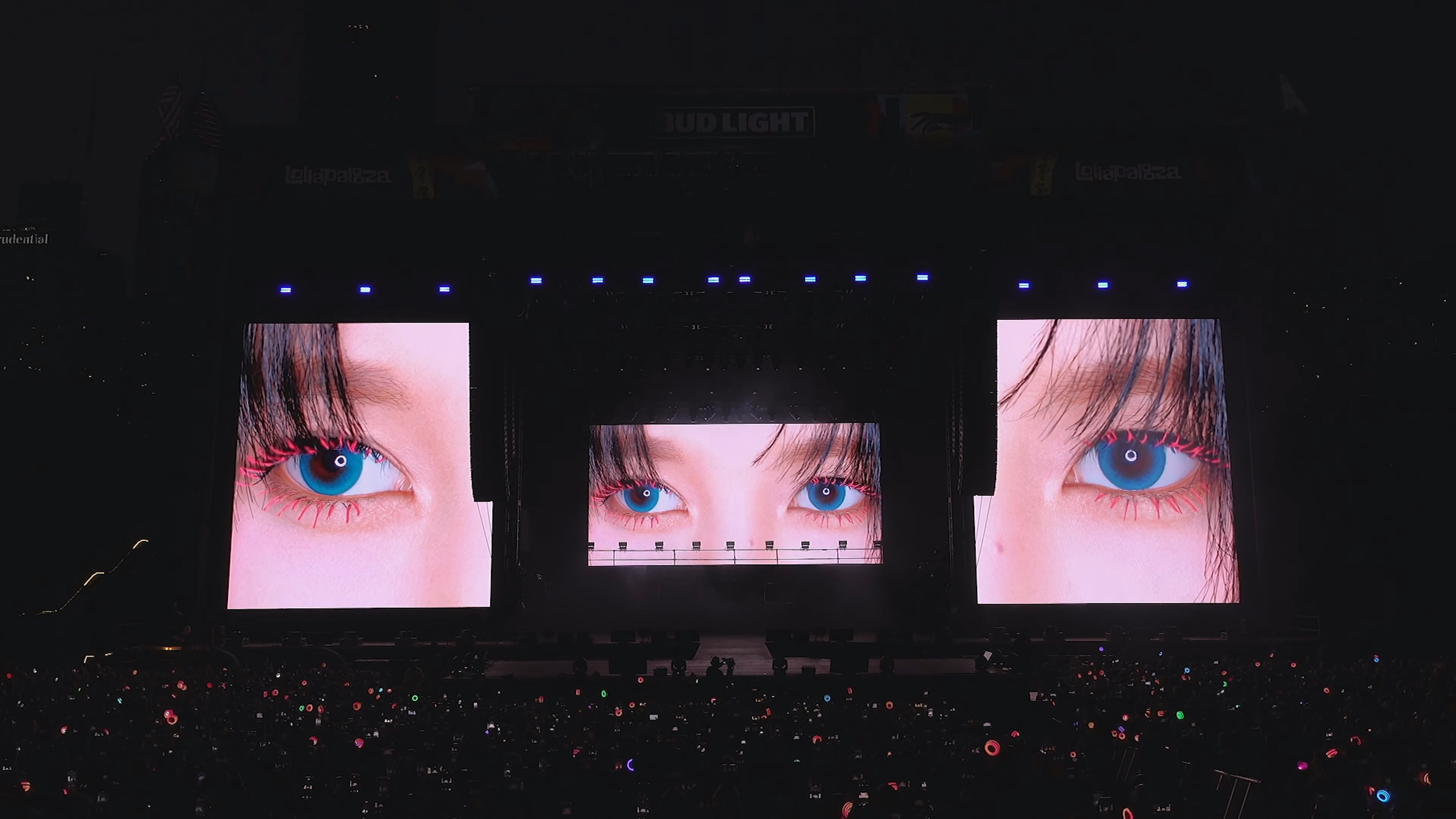 TWICE:Lollapalooza Chicago 2025 backdrop