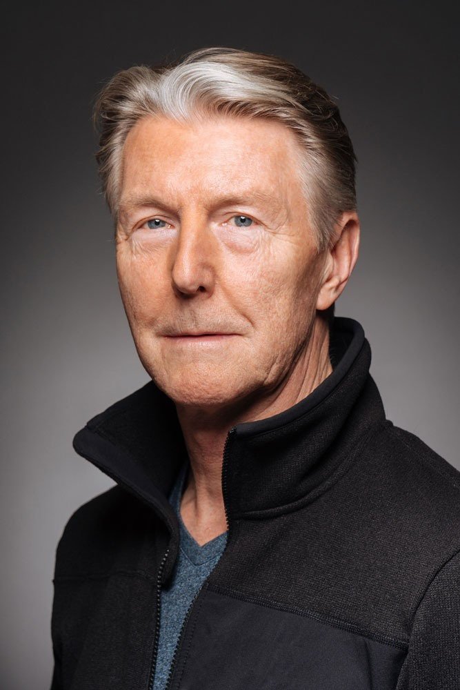 et billede af Byron Jennings