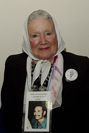 et billede af Nora Cortiñas