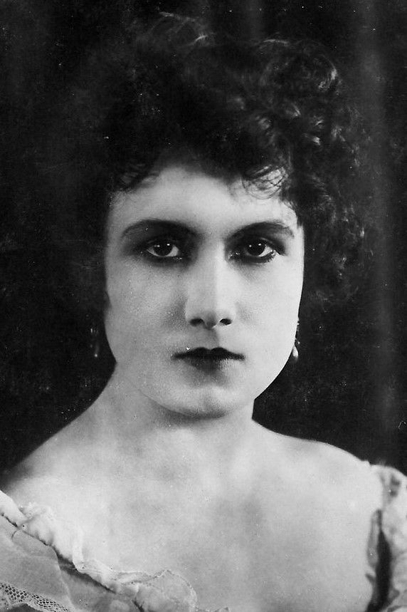 et billede af Suzanne Delmas