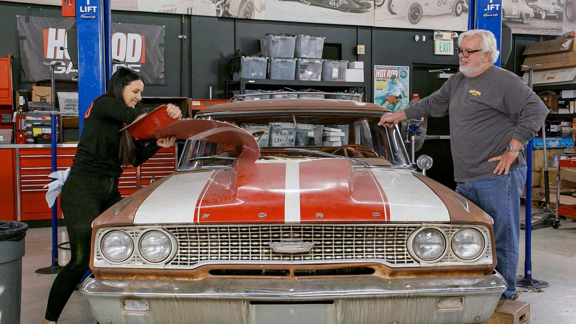 Hot Rod Garage S10E12 backdrop