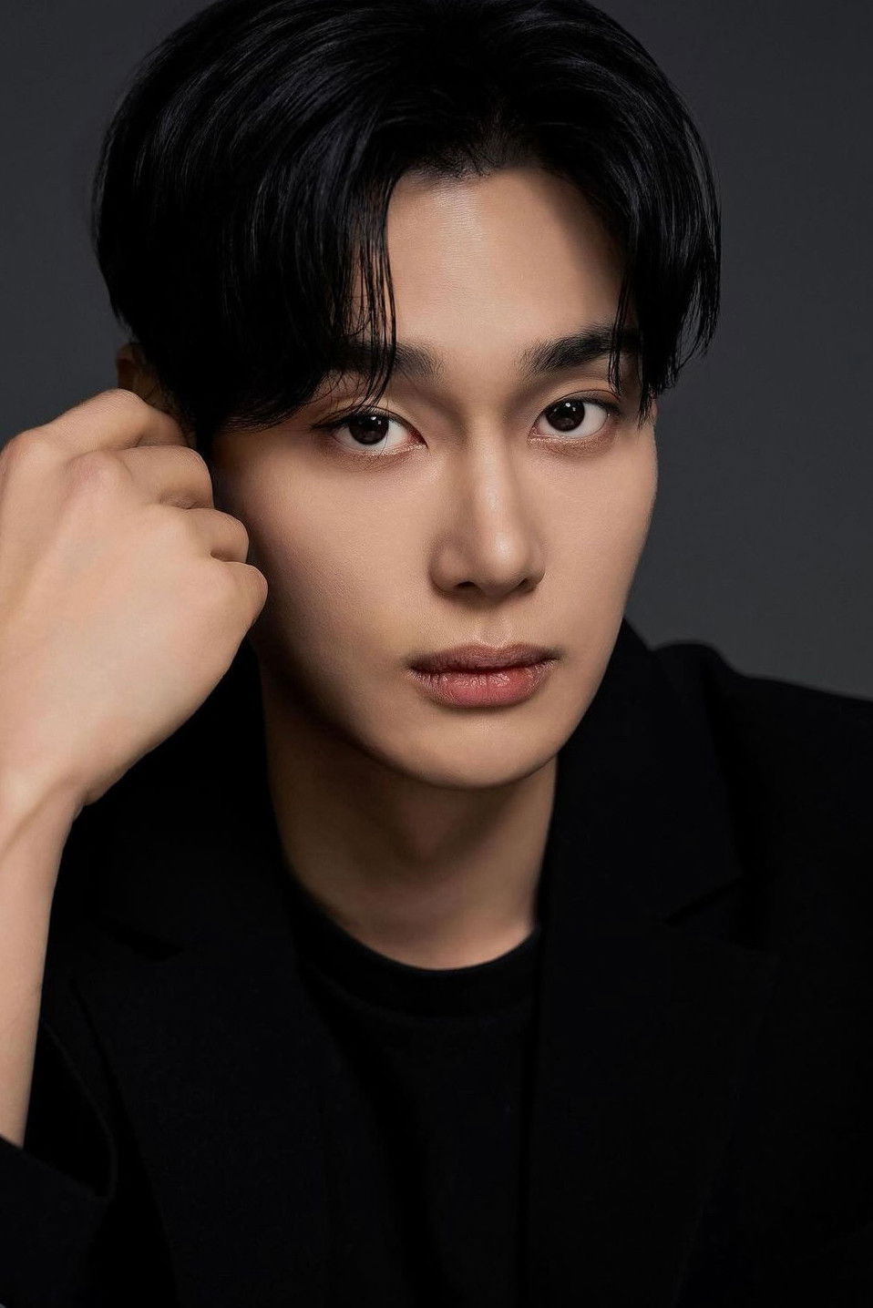 et billede af Hwang Dong-hee