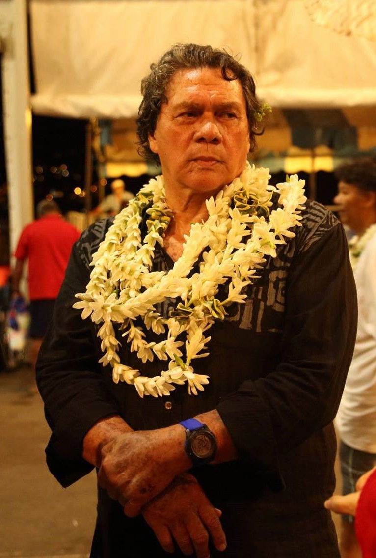 et billede af John Mairai