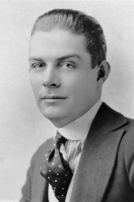 et billede af Earle Foxe