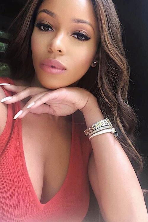 et billede af Sheneka Adams