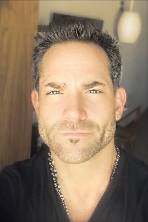 et billede af Jared S. Eddo