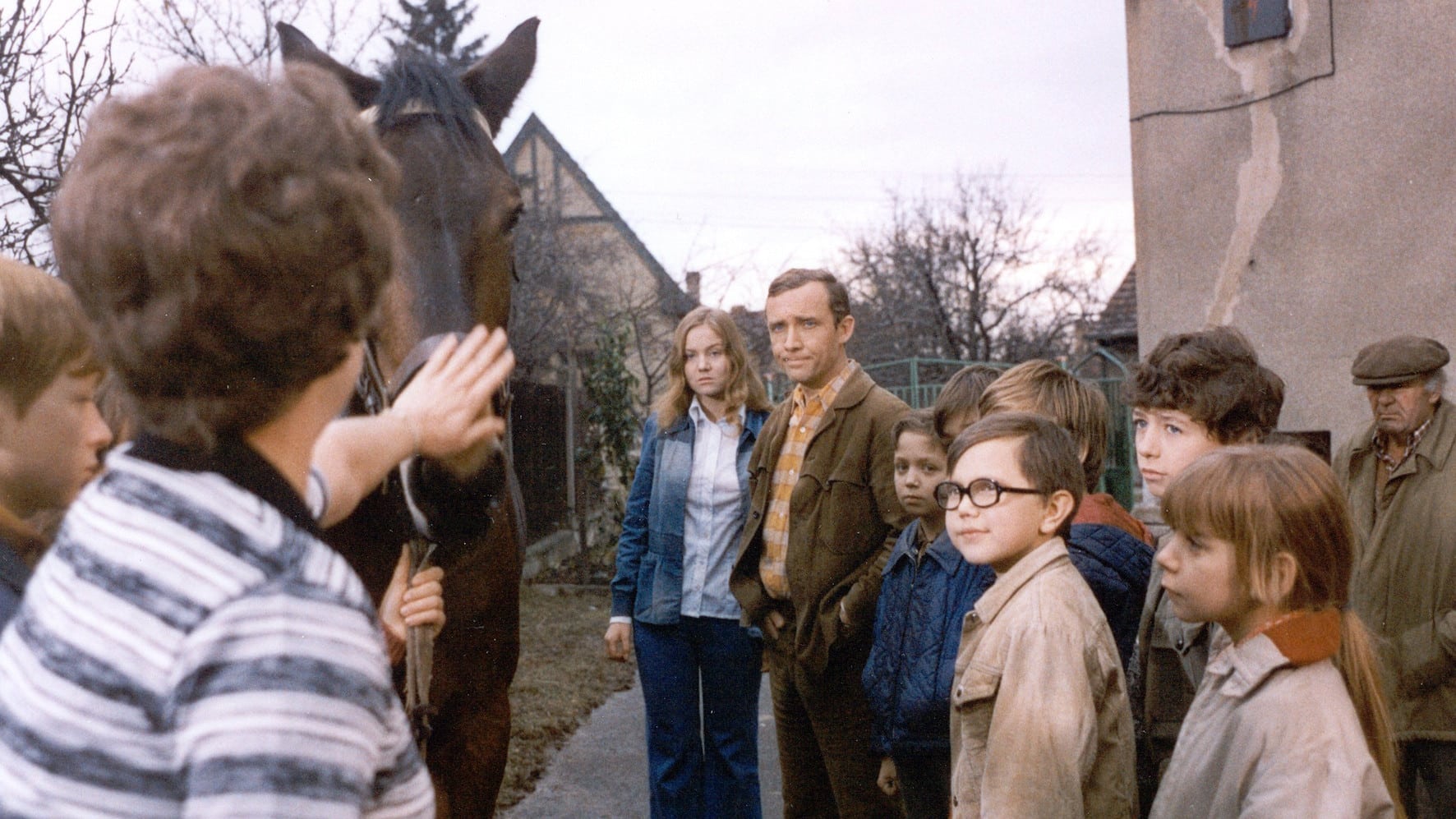 Ten kůň musí pryč (1975)