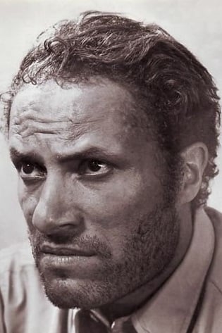 et billede af Bernie Gozier