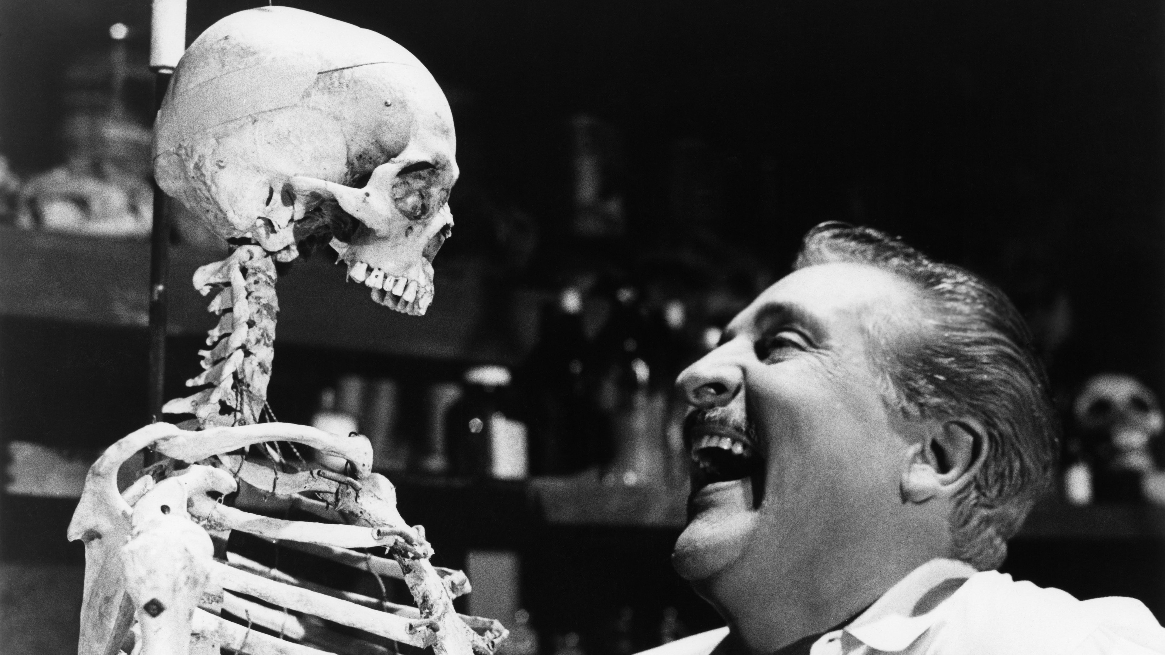 The Skeleton of Mrs. Morales (1960)