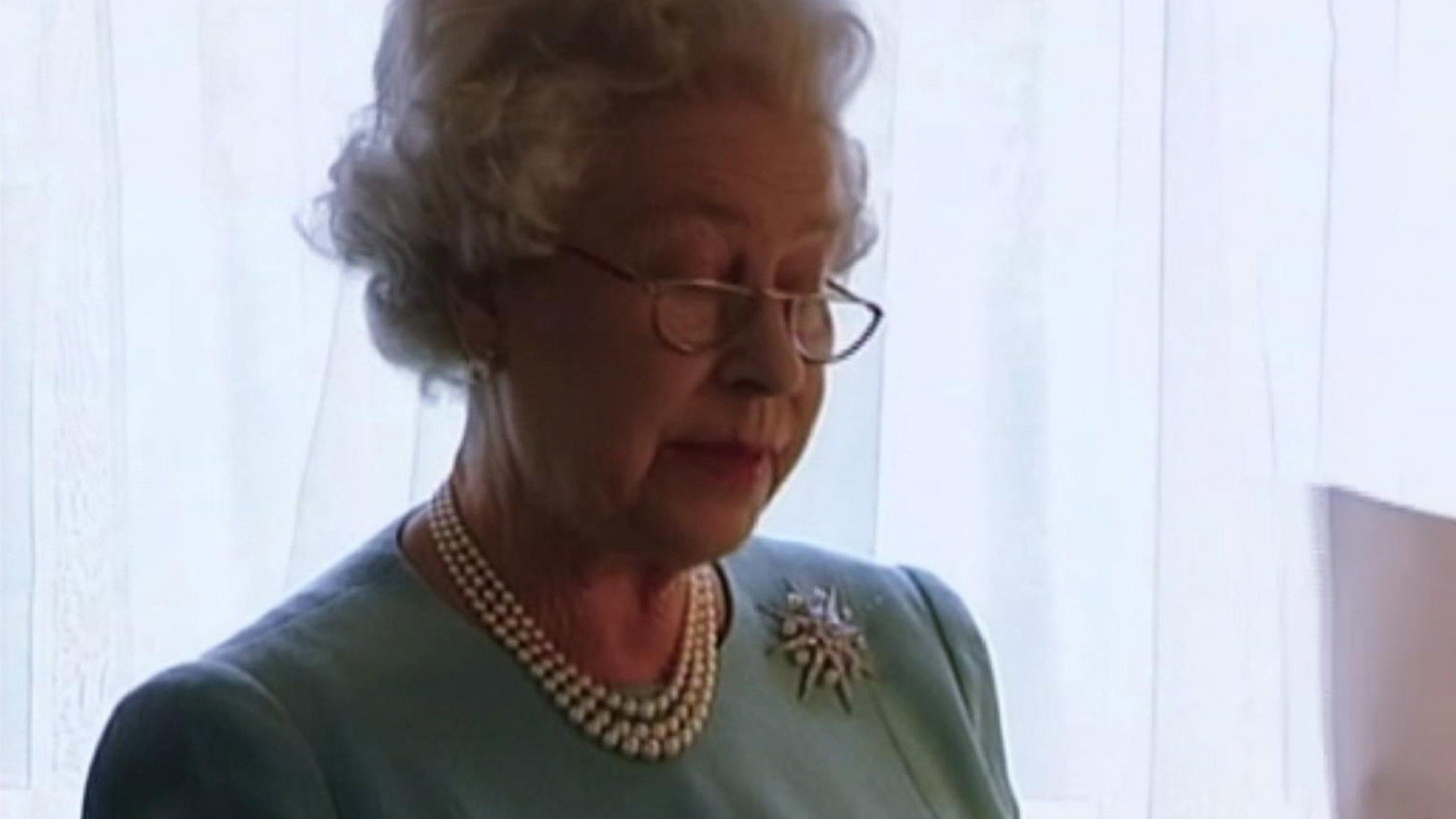 Secrets of Royal Travel S01E01 backdrop