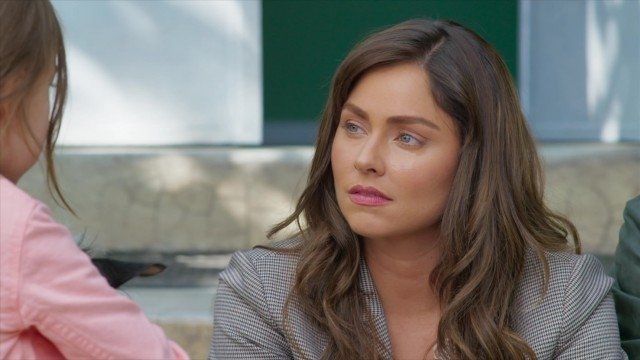 Juegos de amor y poder 1x22