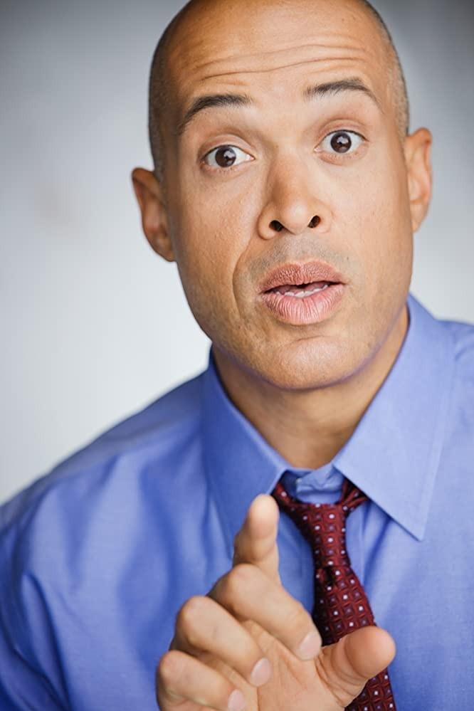 et billede af Christopher T. Wood