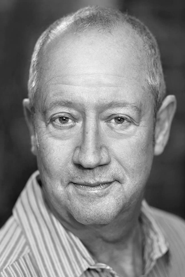 et billede af Stephen MacKenna