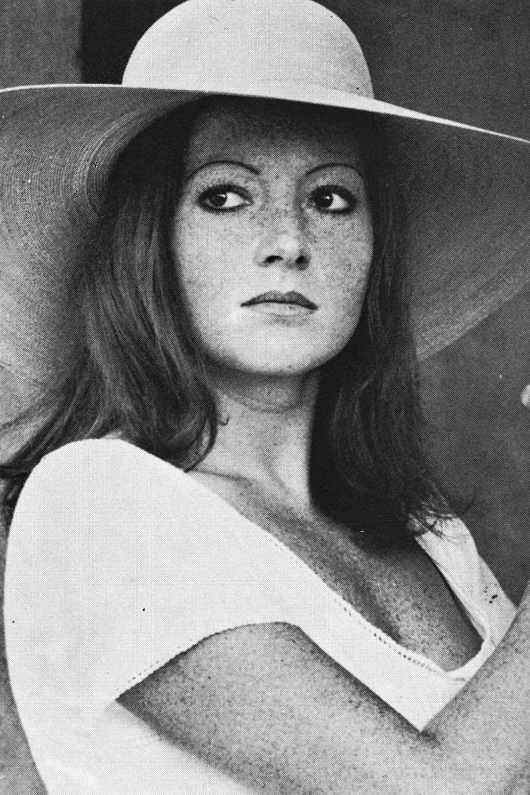 Agnes Kalpagos's picture in the cast