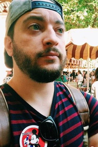 et billede af Zachary Eglinton