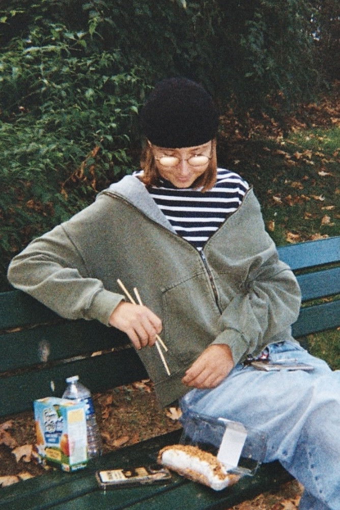 et billede af Laura Normant