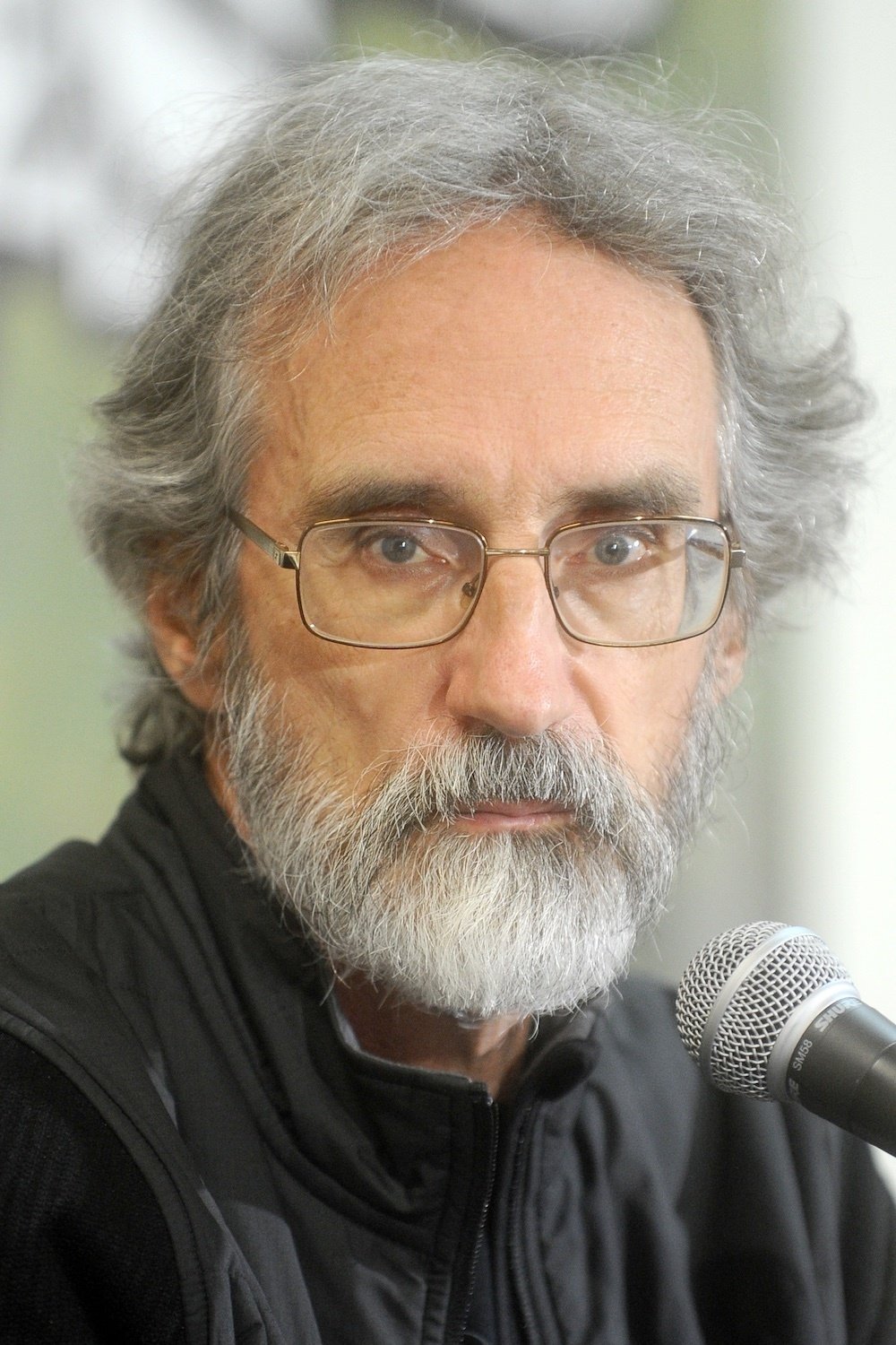 et billede af John Howe