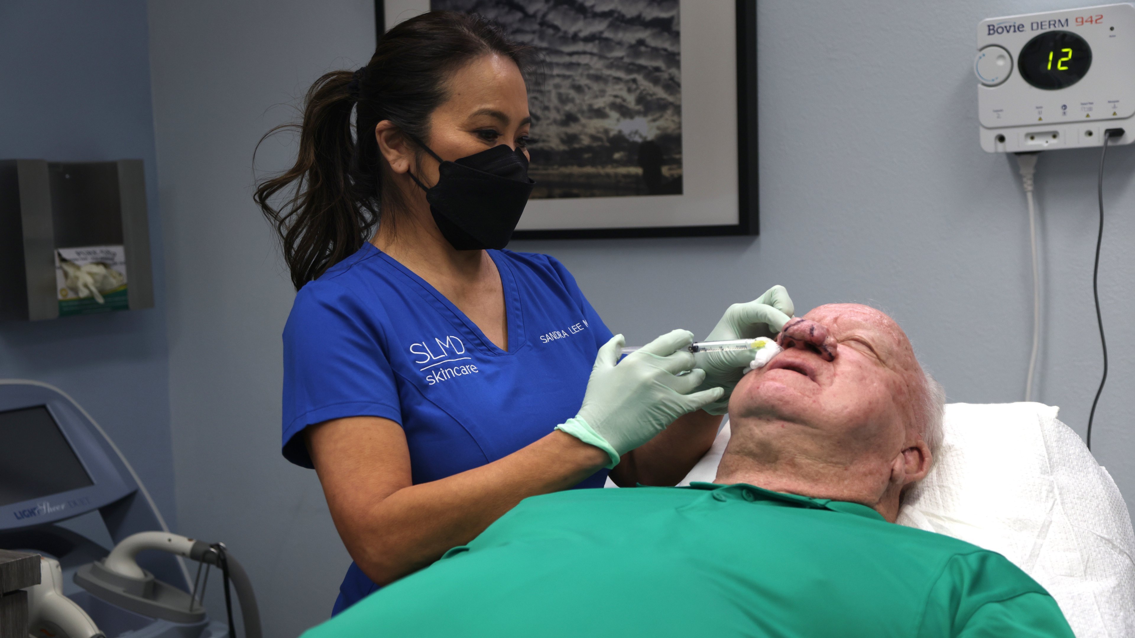Dr. Pimple Popper