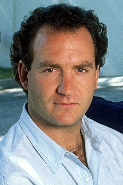 et billede af Charles Finch