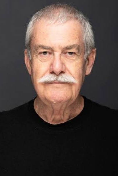 et billede af Osman İskender Bayer