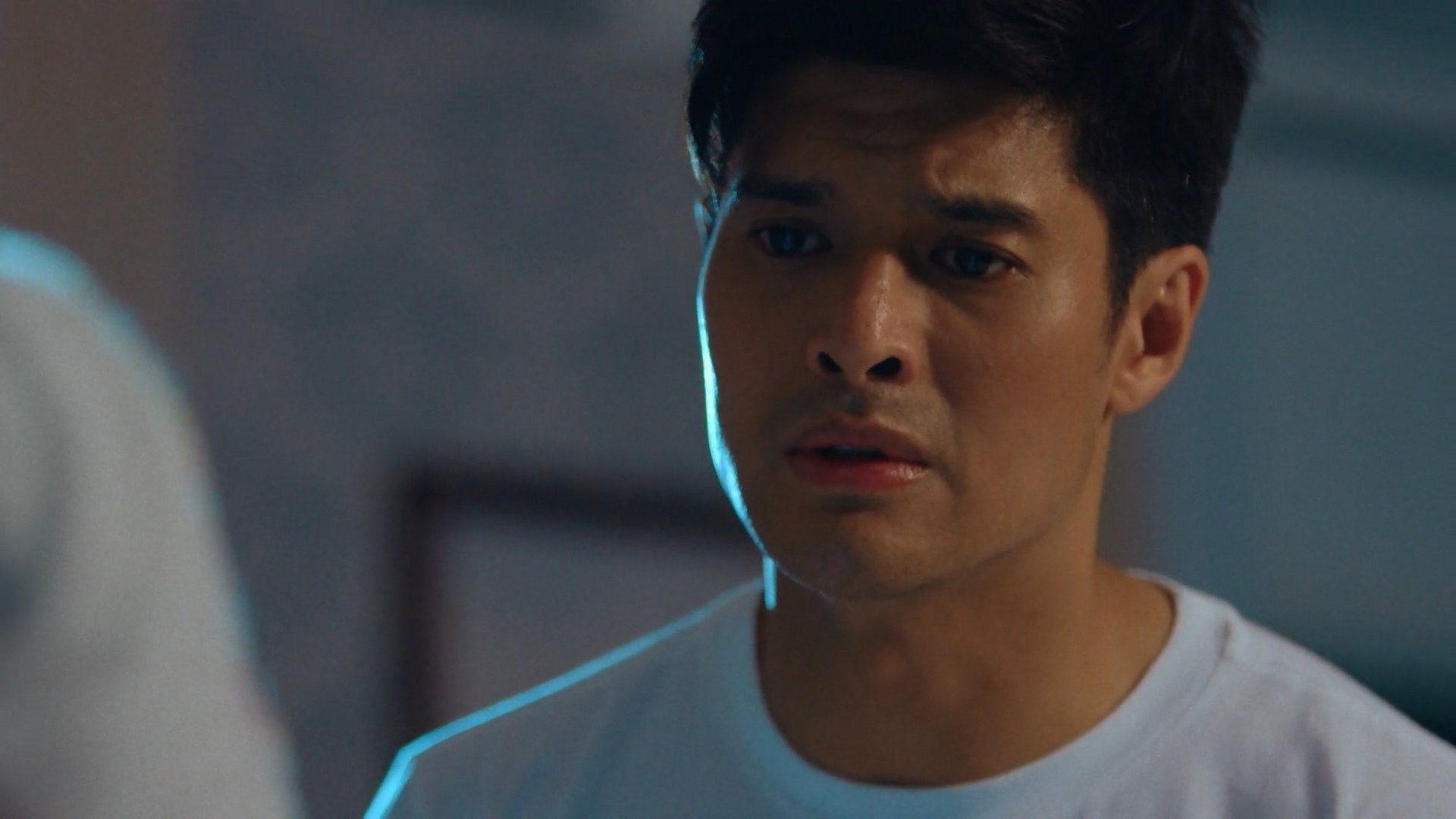 Nag-aapoy na Damdamin Staffel 1 :Folge 3 