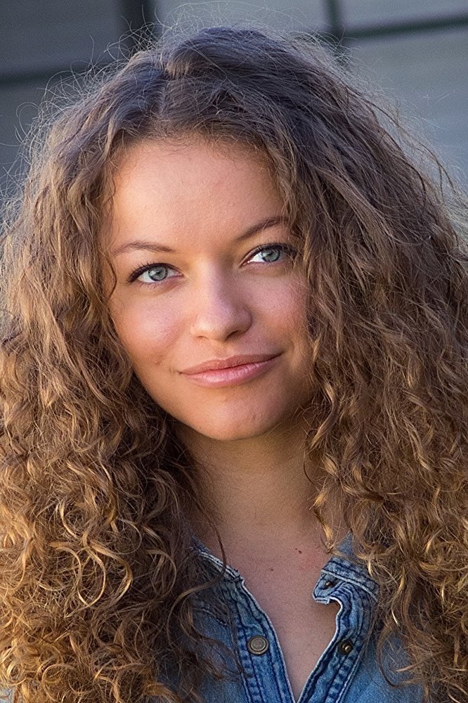 et billede af Allyson Nicole Jones