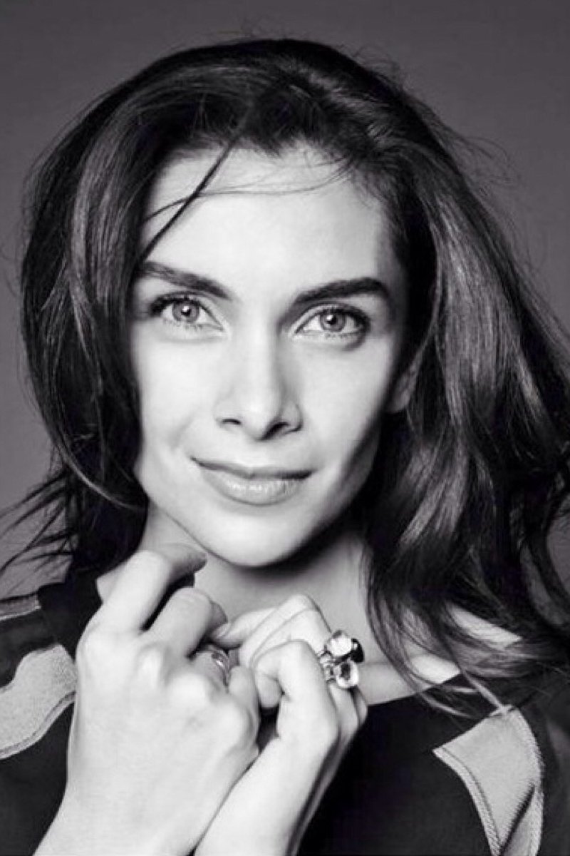 Maria de la Fuente's picture in the cast
