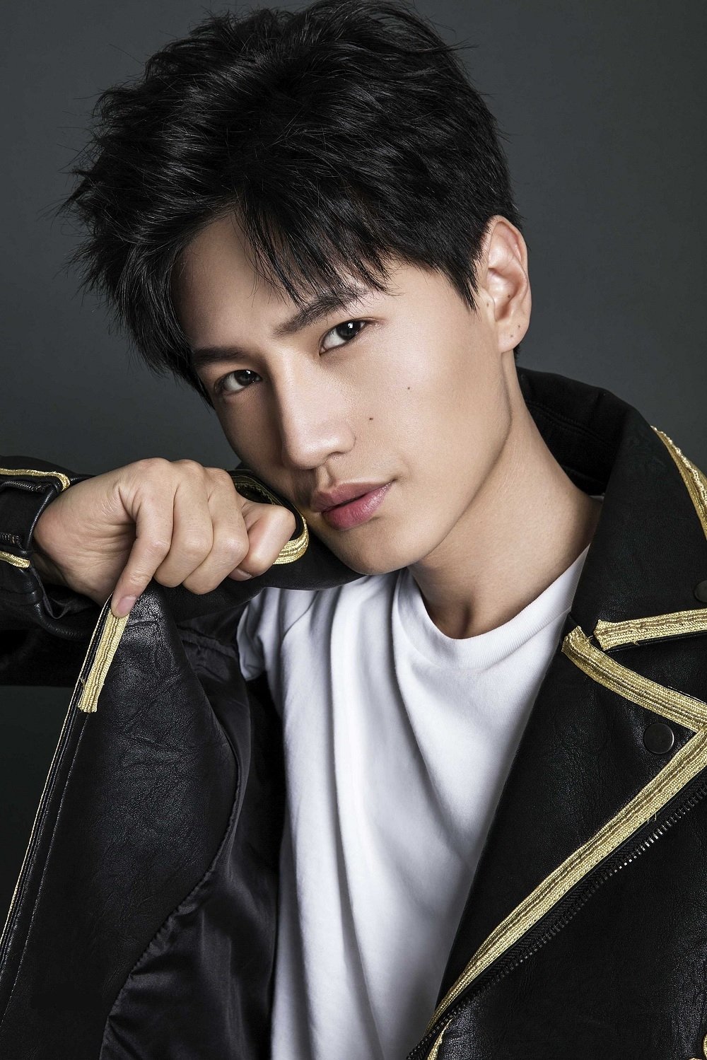 Li Yun He's picture in the cast