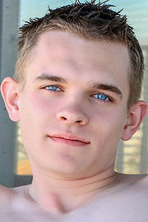 et billede af Ethan Steele