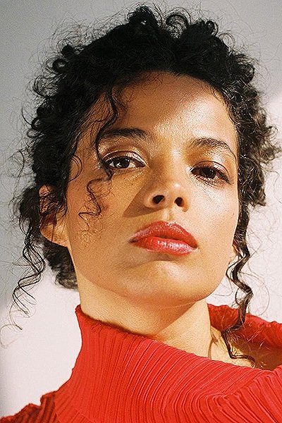 et billede af Raquel Villar