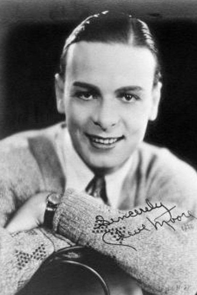 et billede af Cleve Moore