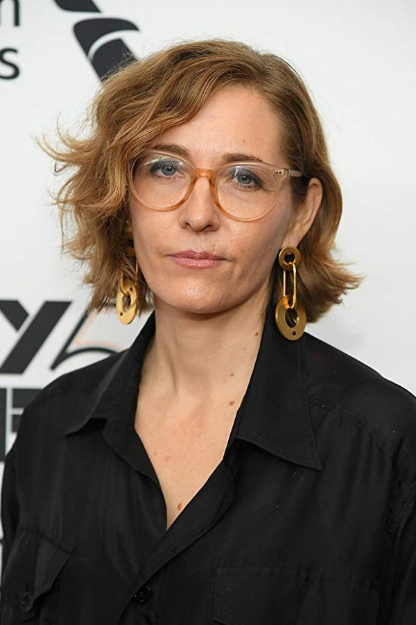 et billede af Fiona Crombie