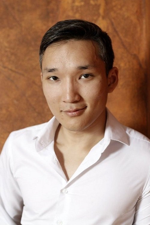 et billede af John Bakhanbaev