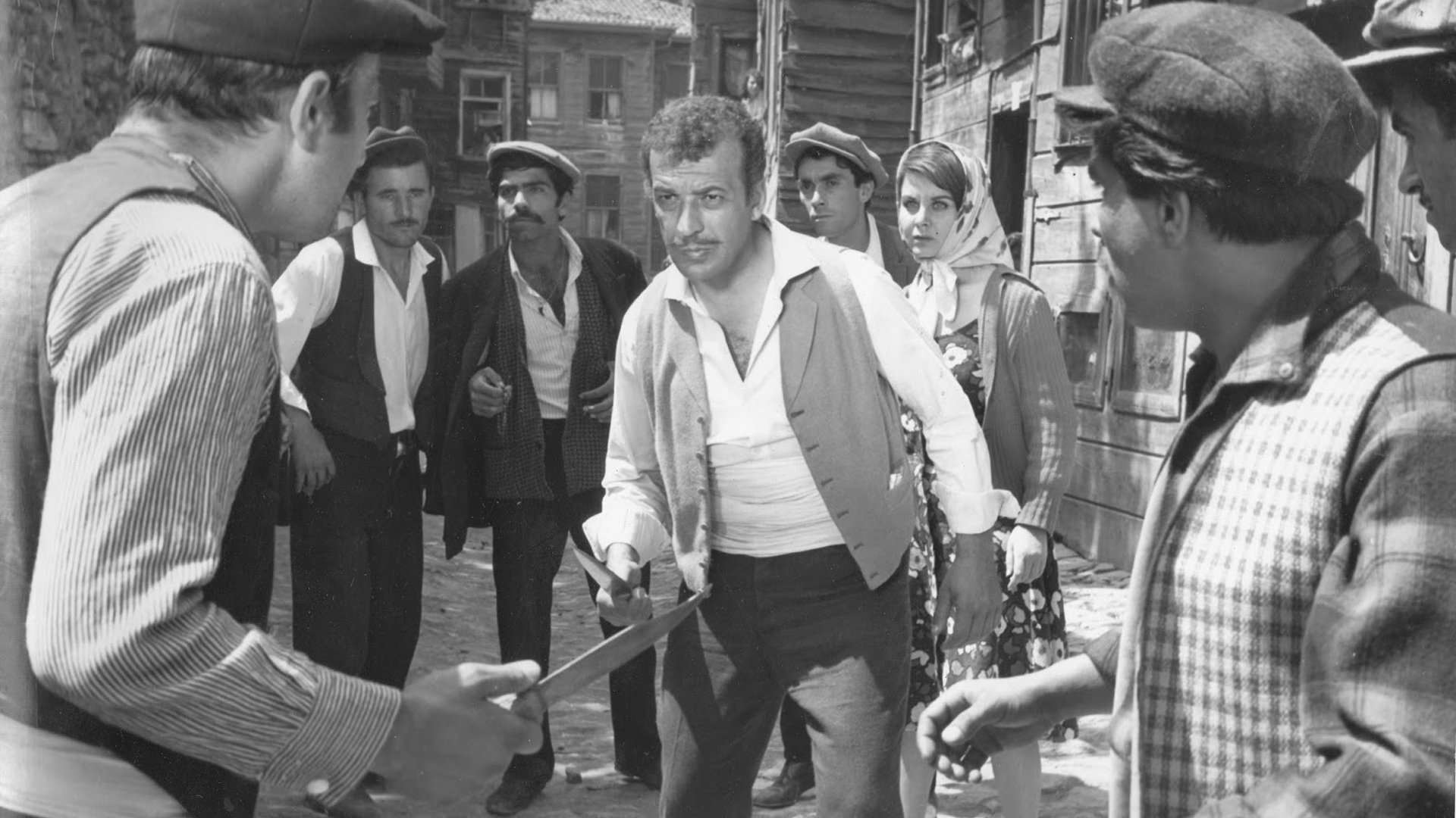 Karakolda Ayna Var (1966)